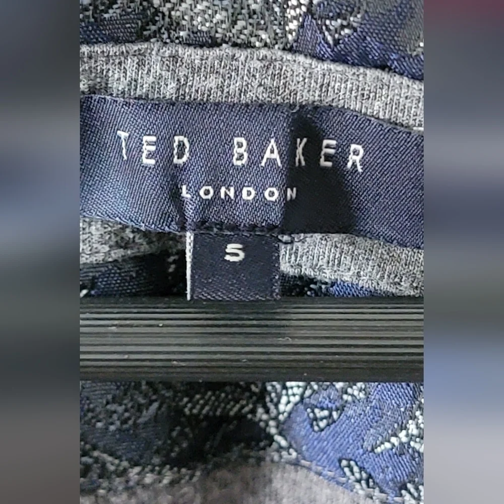 Ted Baker Men's Grsy Pullover Sweater size Small.